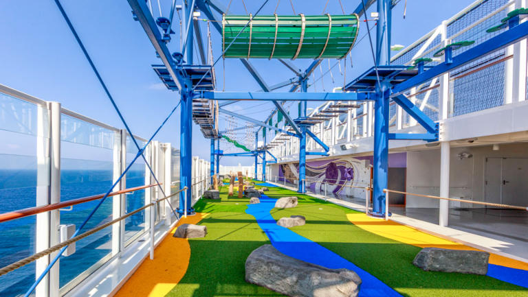 Minigolf auf Kreuzfahrtschiff - Adventuregolf